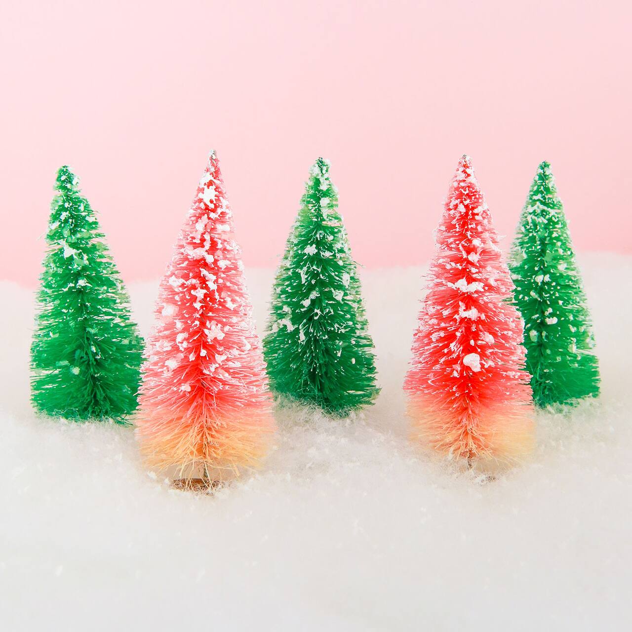 Arbres broussailles teints pour Noël